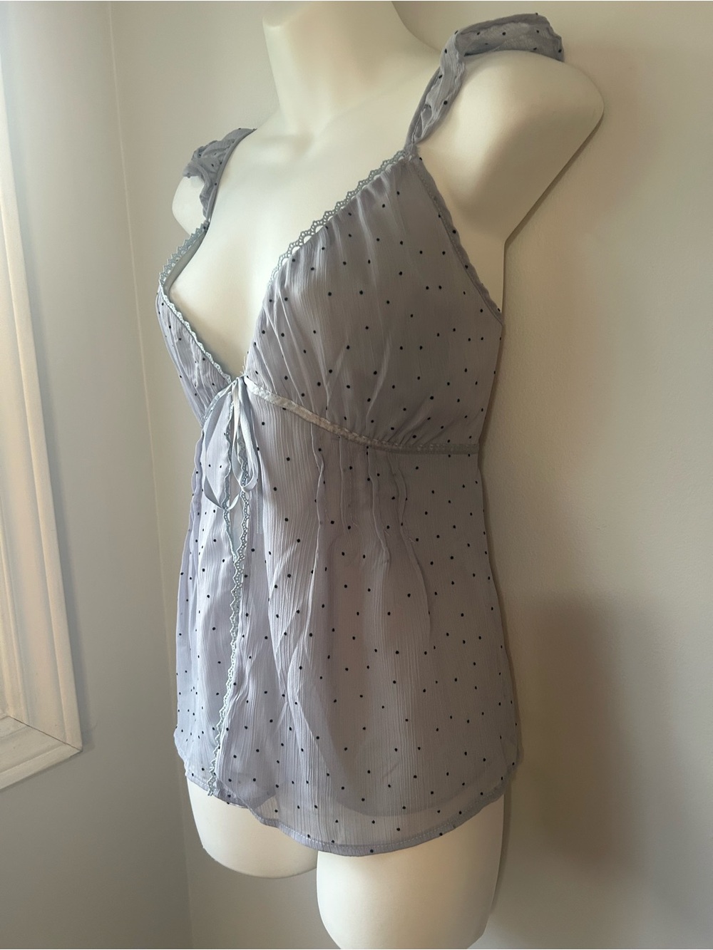 NEW Kirious Los Angeles Light Blue Tie-Front Polka Dot Tank Top - Picture 6 of 14